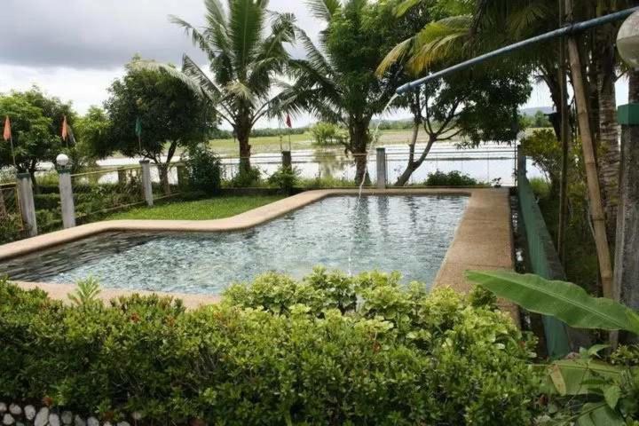 Готель Pantropi-Coco Farm Calapan Екстер'єр фото