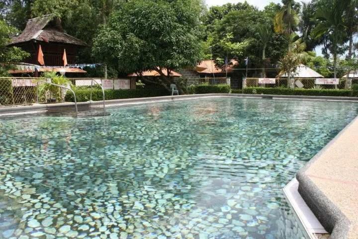 Готель Pantropi-Coco Farm Calapan Екстер'єр фото