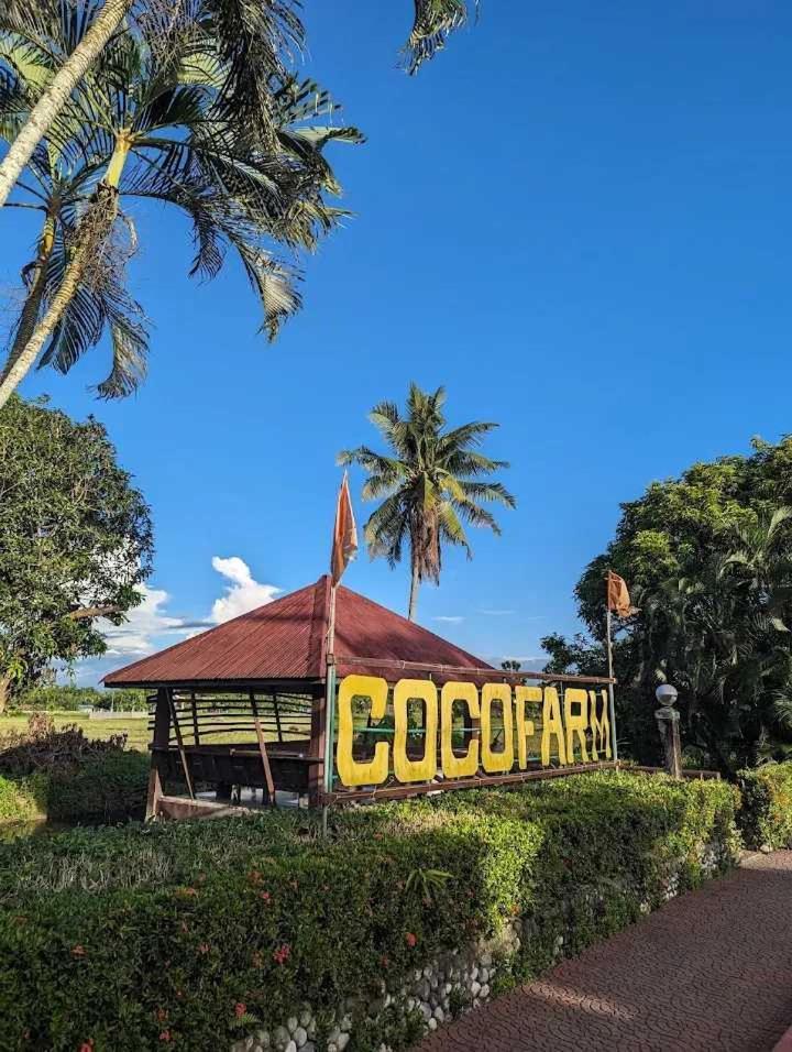 Готель Pantropi-Coco Farm Calapan Екстер'єр фото