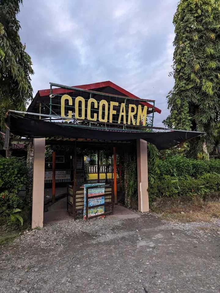 Готель Pantropi-Coco Farm Calapan Екстер'єр фото